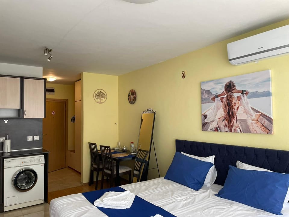 Blue Orchid Studio near airport & free parking Apartment in Sofia