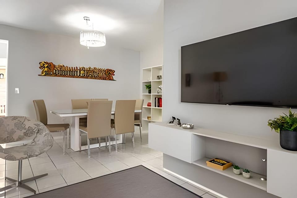Churrasqueira, 3Q - 2 suítes, 2 Vagas, 250m Praia Apartment in Porto Belo