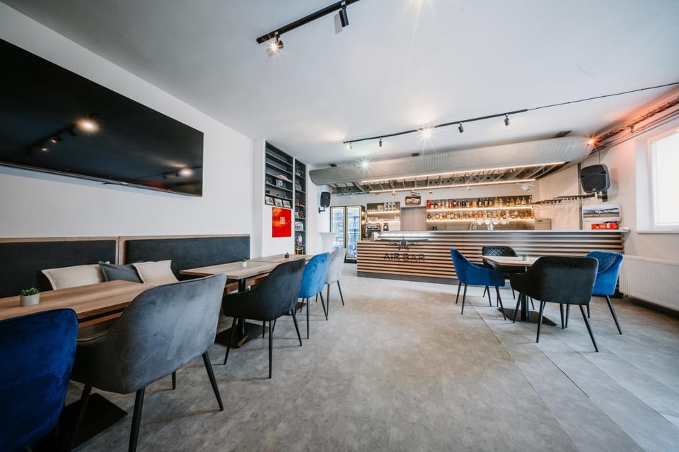 Lounge or bar, Food and drinks, Banquet/Function facilities, Seating area