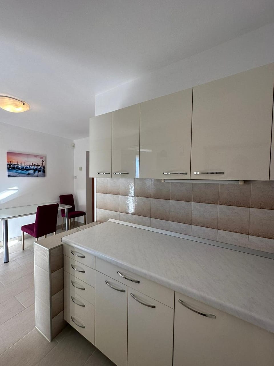 Dining area, kitchen