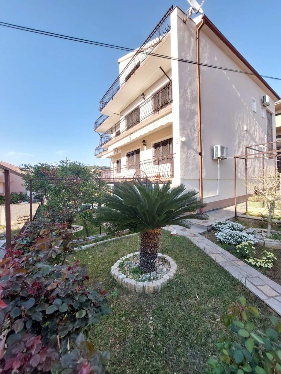 Property building, Garden