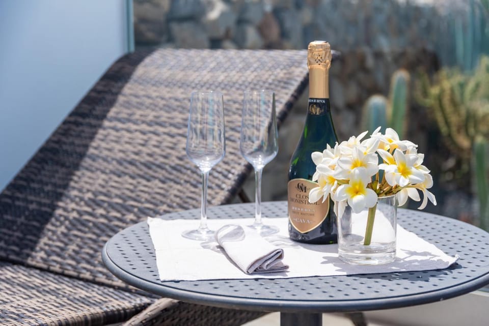 Balcony/Terrace, Drinks