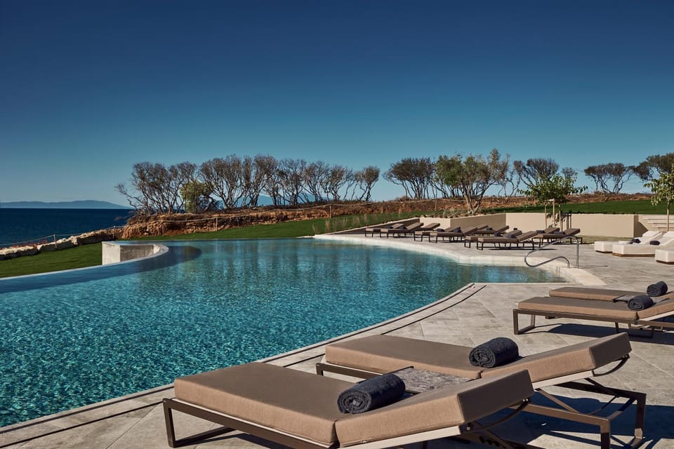 Pool view, Sea view, Swimming pool, sunbed