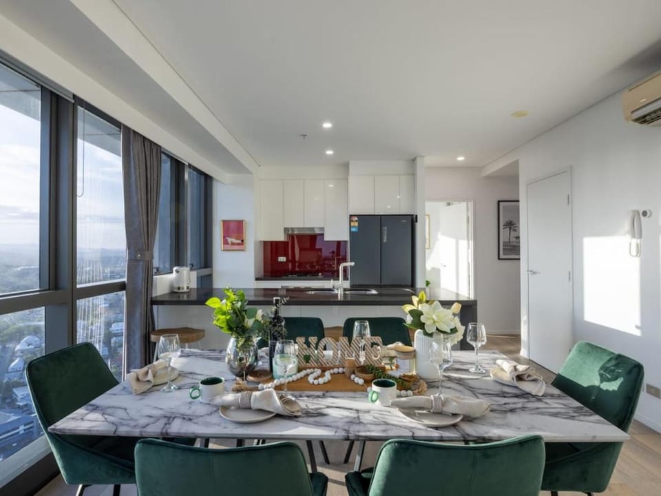 Luxury 3BR Suite Stunning Skyline-River-View at CBD Apartment in Brisbane City