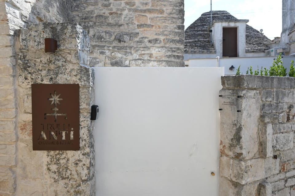 Bacca Bianca-Trulli Antì Charme & Relax House in Province of Taranto