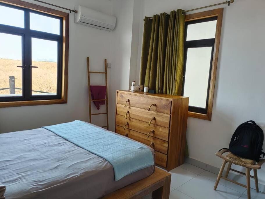 Bed, Bedroom, internet, air conditioner