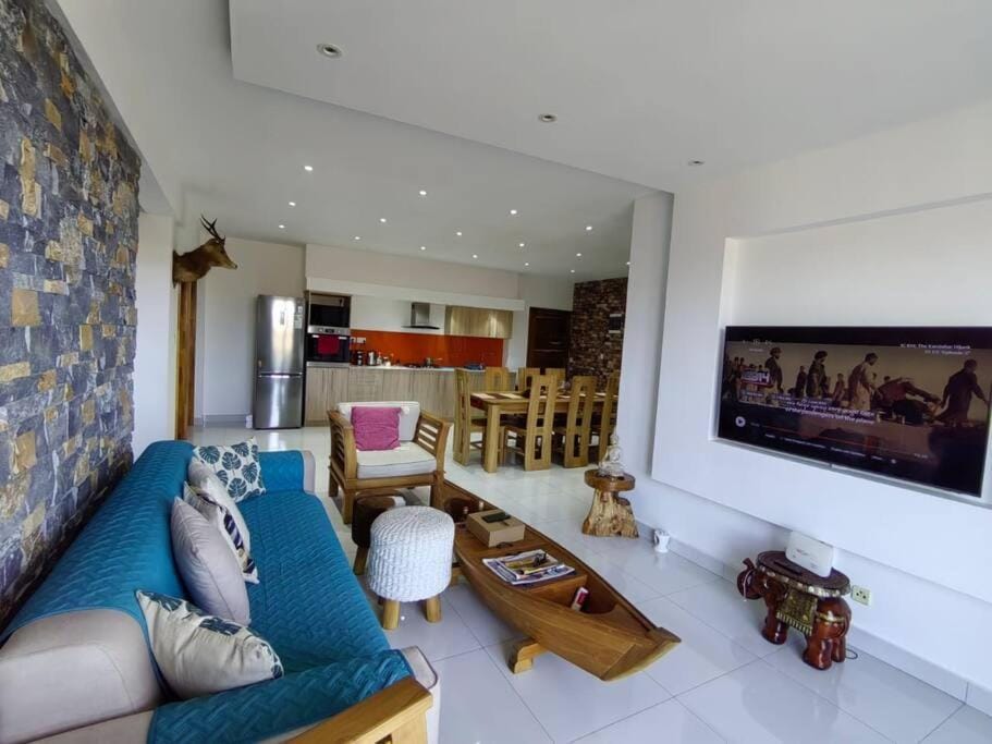 Communal lounge/ TV room, TV and multimedia, Living room, Seating area