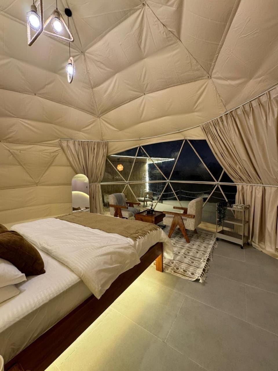 Sunset domes private camp Hotel in Oman