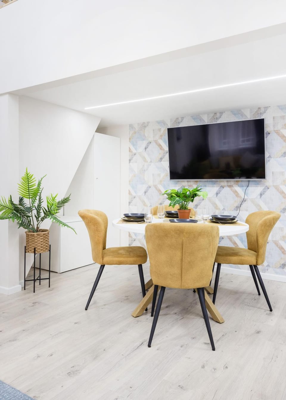 TV and multimedia, Living room, Dining area
