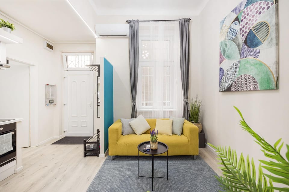 Living room, Seating area, air conditioner