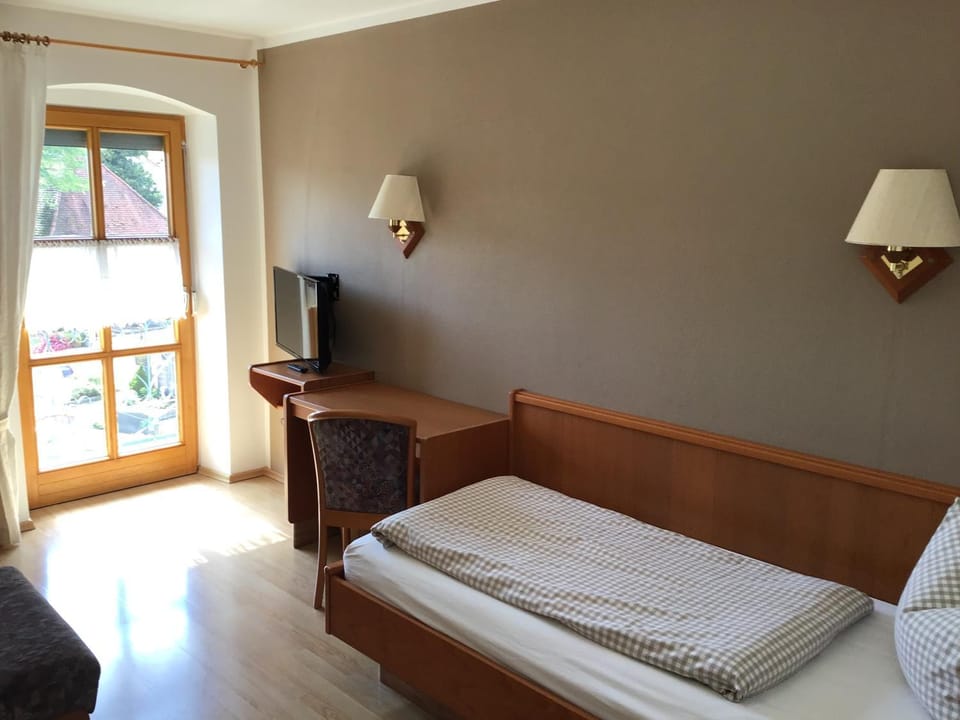 Gasthof Oberer Wirt Biburg Inn in Bavaria