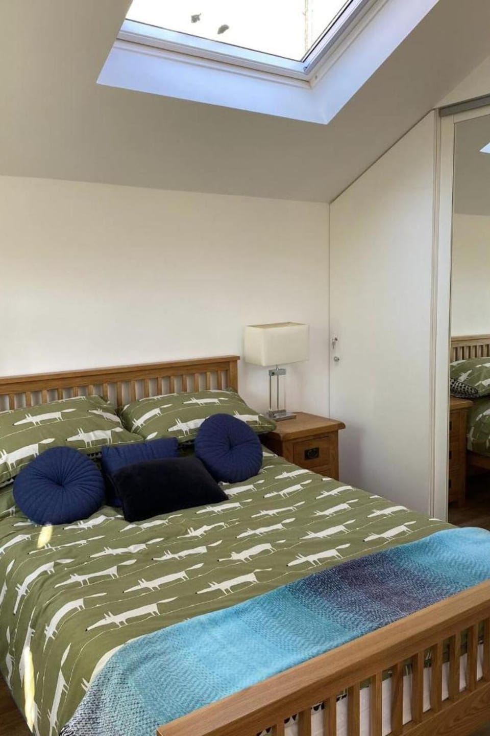 Self contained 2 person dog friendly apartment Free parking Apartment in Louth