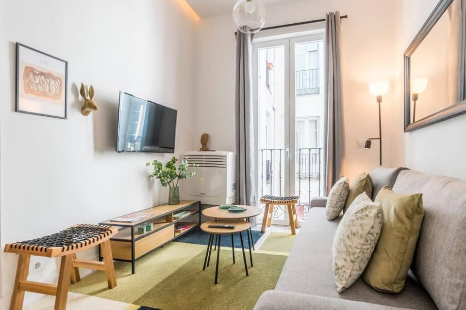 Gran Vía - Sol - Best Location in Center of Madrid Apartment in Centro