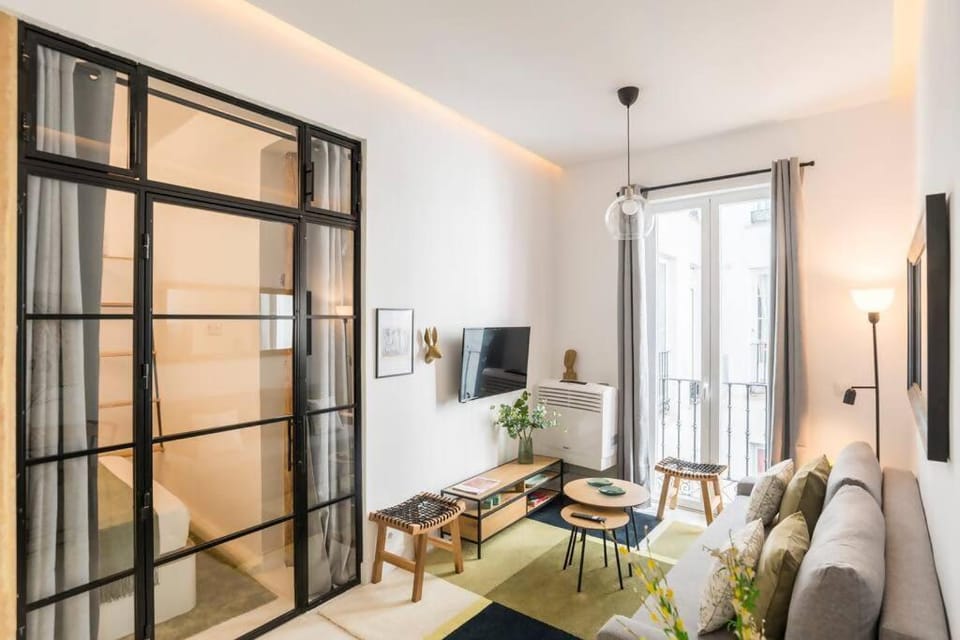 Gran Vía - Sol - Best Location in Center of Madrid Apartment in Centro