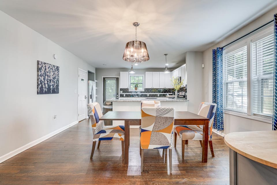 Private Hot Tub! Pet-Friendly Hub By Mercedes-Benz House in Atlanta