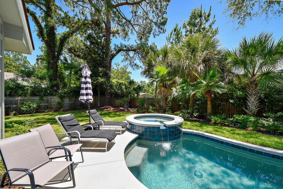 46 Folly Field Rd- Quick Walk to Beach, Large Private Pool & Yard, FREE Activities Included House in Hilton Head Island