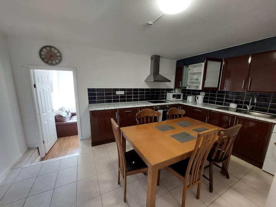 5 Bedroom House in Romford House in Romford