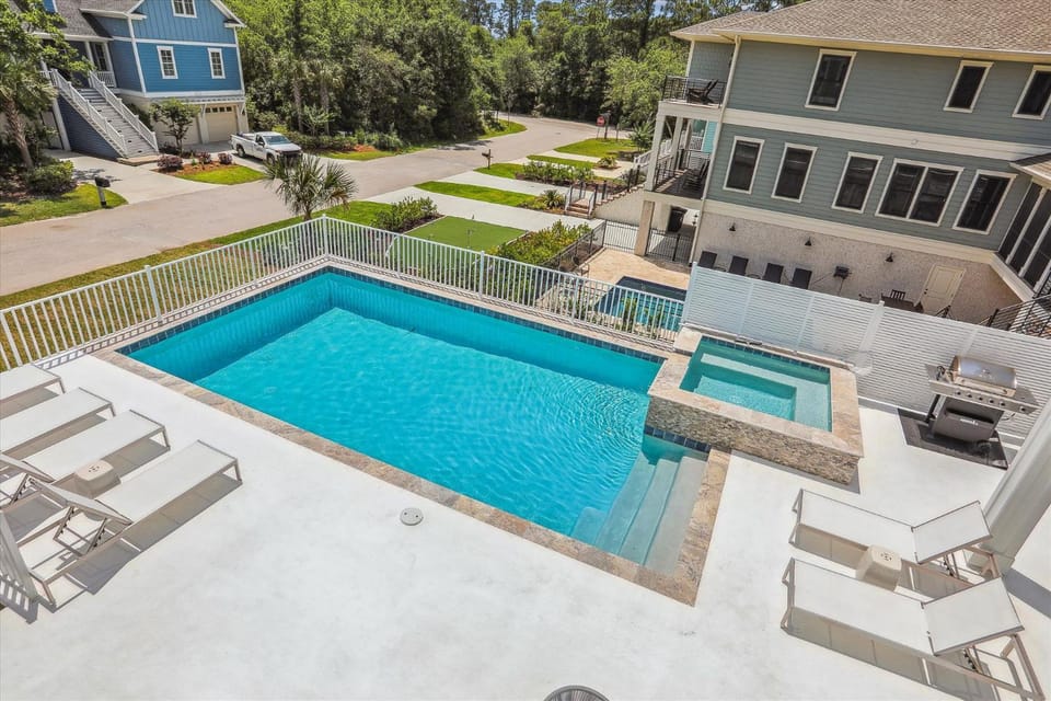 5 Shore Crest Lane- Chic, Close to Beach, Private Pool! FREE Activities Included House in Hilton Head Island
