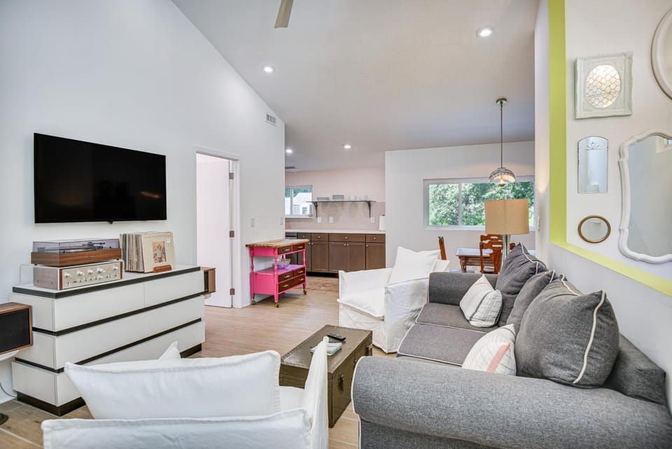 Private Residence: Shared Oasis in Virginia Beach Apartment in Virginia Beach