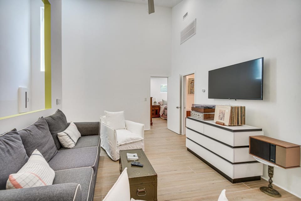 Private Residence: Shared Oasis in Virginia Beach Apartment in Virginia Beach