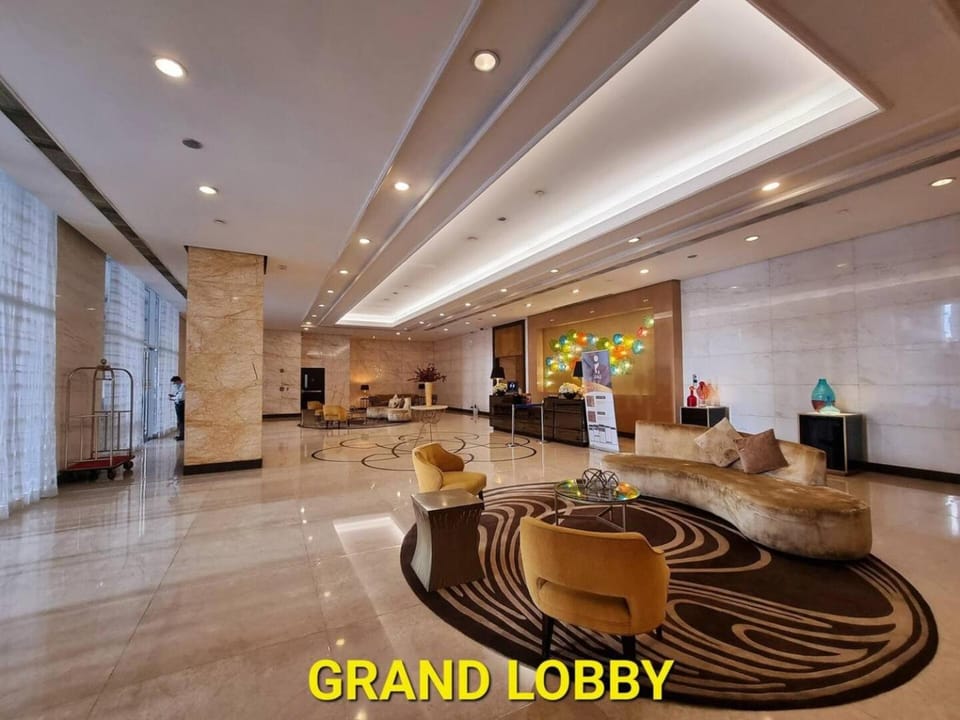 Elegant Venice Condo Mckinley Hill BGC #vlrtc5i House in Makati