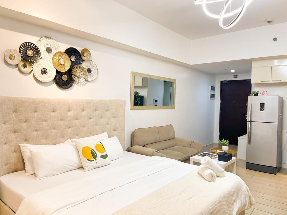 Elegant Venice Condo Mckinley Hill BGC #vlrtc5i House in Makati