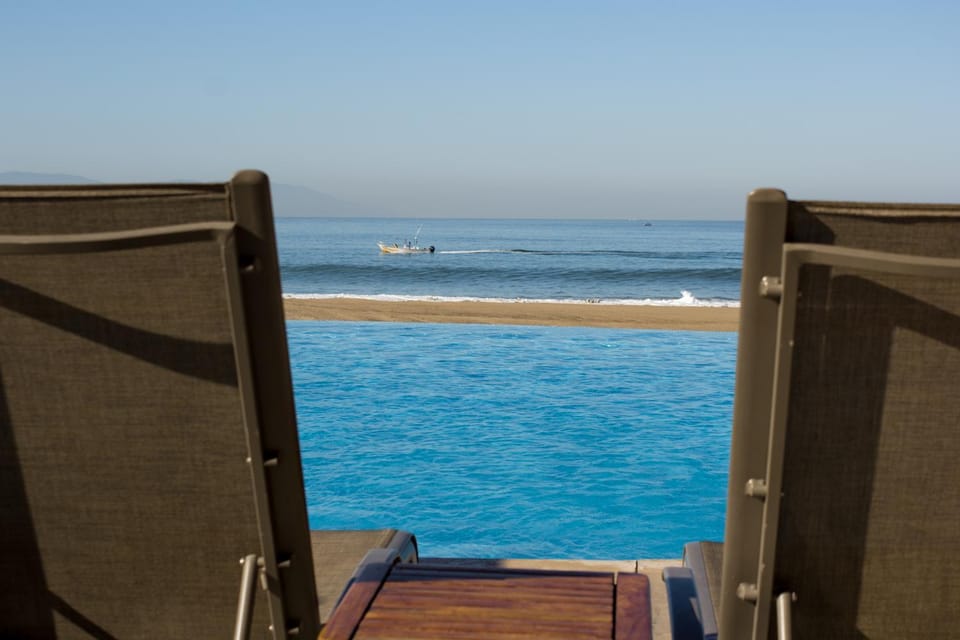 Beach, Pool view, Sea view, Swimming pool, sunbed