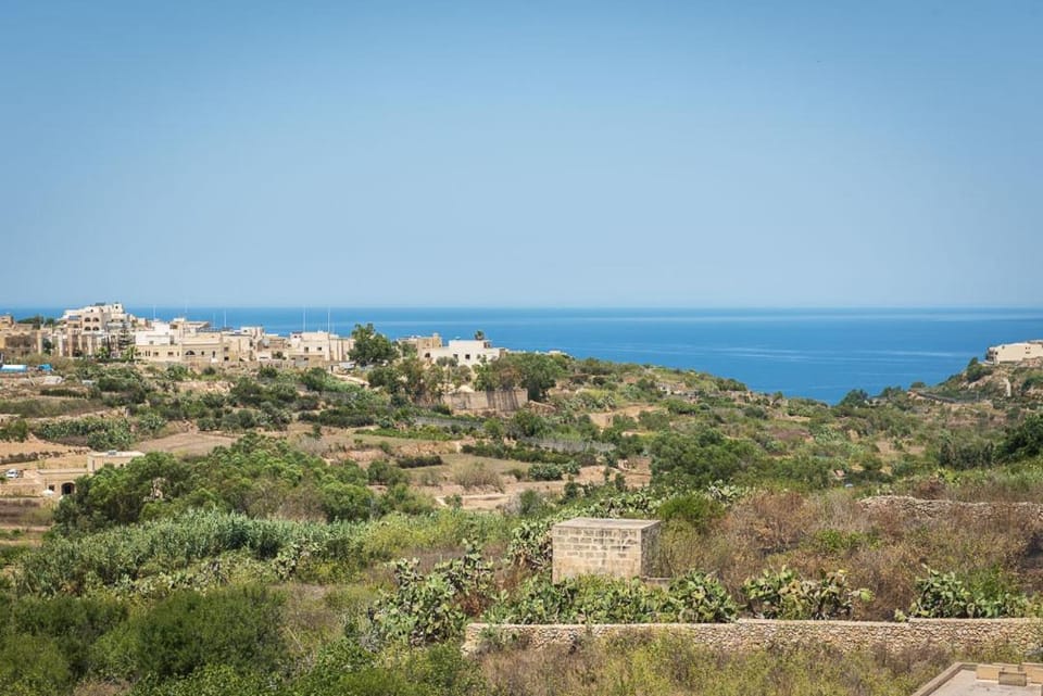 4 Bedroom Farmhouse with Private Pool & Views House in Malta