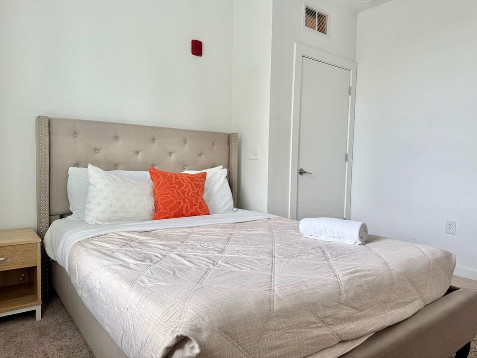 Luxury New Penthouse Roof Balcony Washer Dryer B406 House in Atlanta