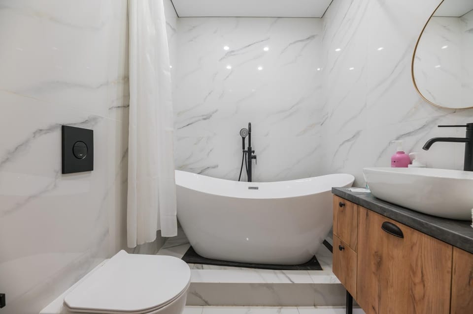 Toilet, Bathroom, towels