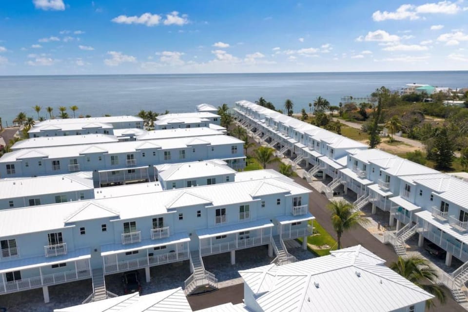 Ocean Breeze Gated Community Apartment in Marathon