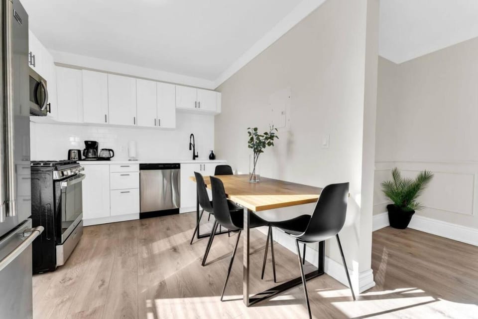 RentX 3Bed Cozy Home - Hospital GO 2ParkingWi-Fi House in Hamilton