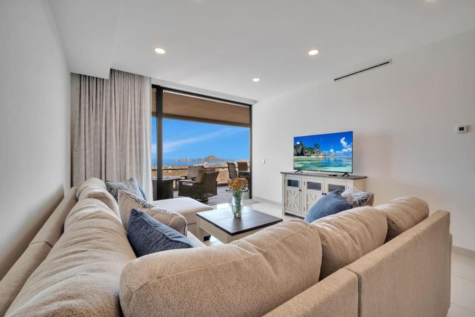Stunning Views of Cabo San Lucas Bay 2BD-2BA House in Baja California Sur