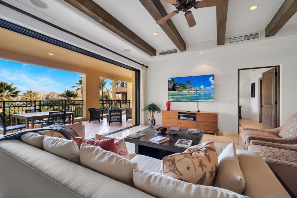 2 BD 5-Star Beachfront Paradise House in Cabo San Lucas