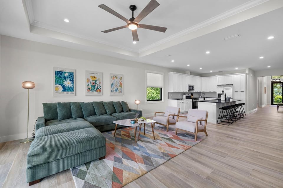 Living room, Seating area