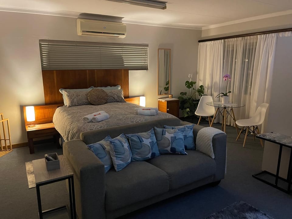 Living room, Bedroom