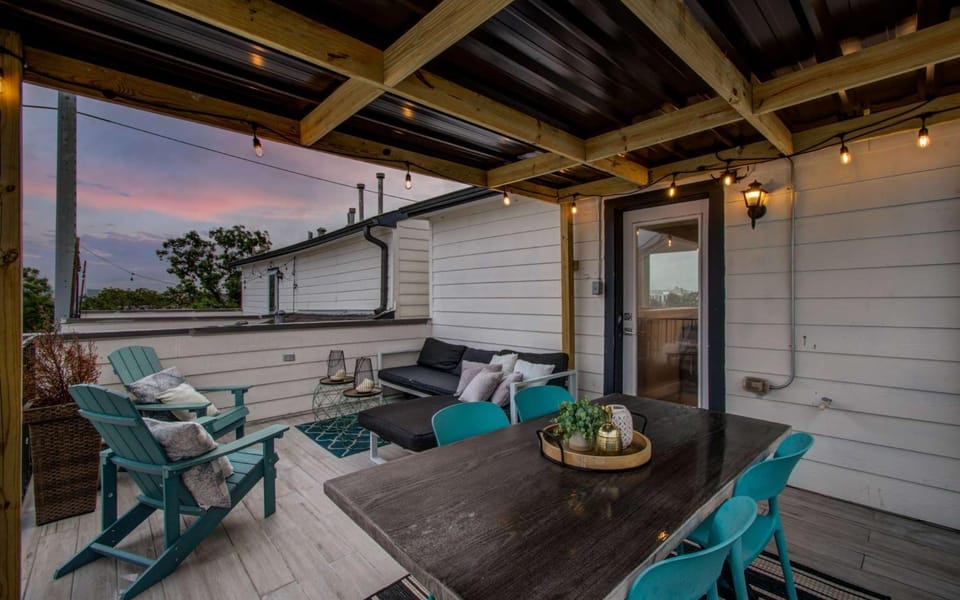 Modern Luxury 3-BD Mins to DT w Rooftop House in Houston