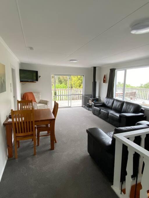 Kaka Point Beach House House in Otago