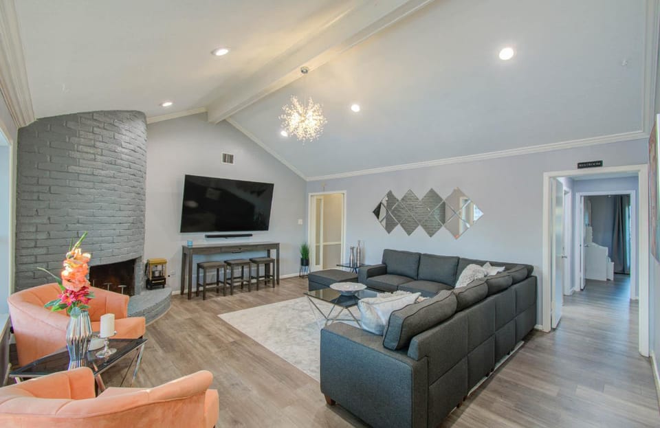 Your Houston Vacation Getaway 3-BD Pool Patio House in Pearland