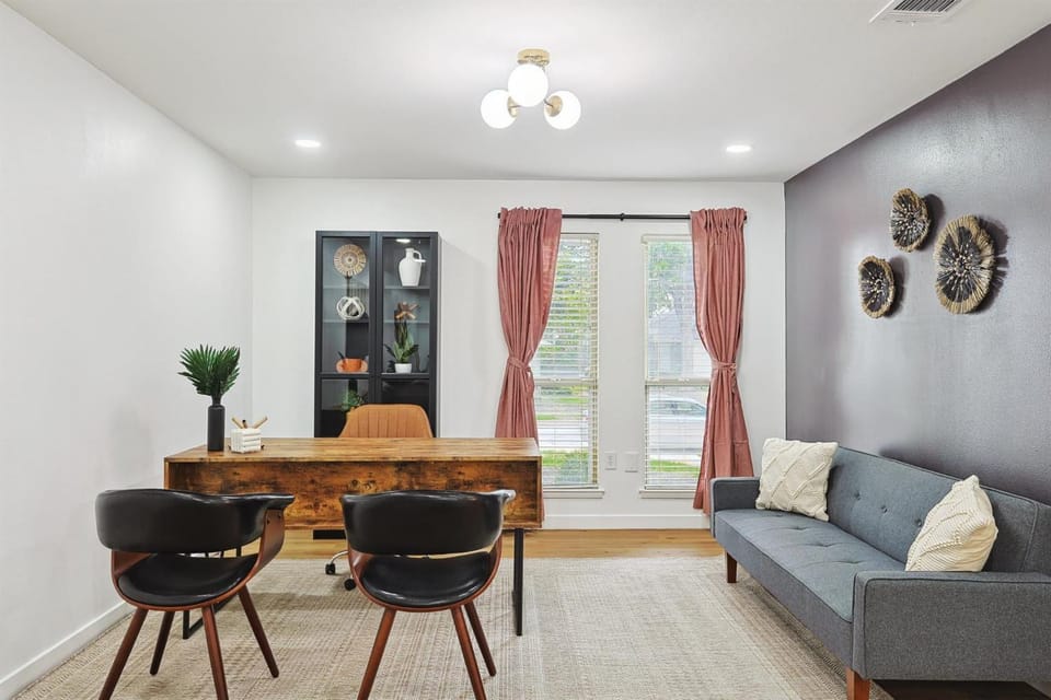 4-BD Serene Hideaway w Pool Foosball and Patio House in Dallas