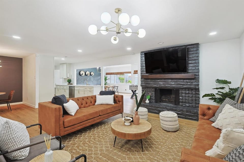 4-BD Serene Hideaway w Pool Foosball and Patio House in Dallas