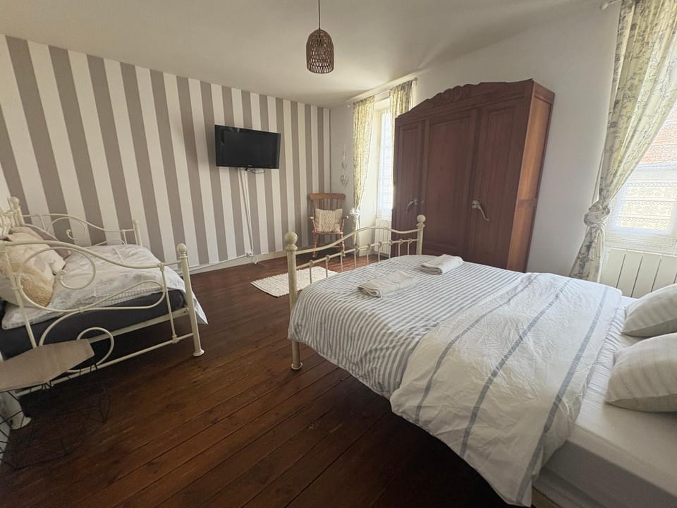 Town Centre with garden & free parking Le Dorat House in Nouvelle-Aquitaine