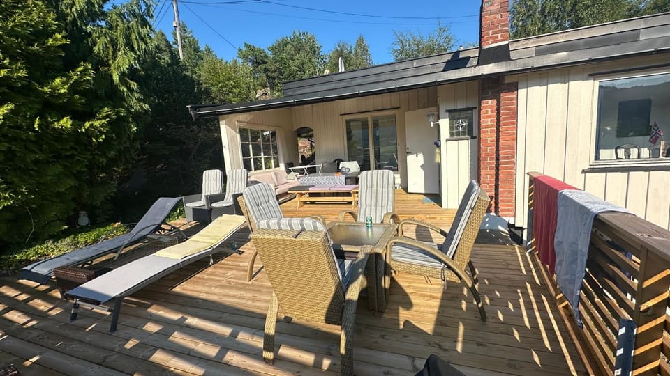 View (from property/room), Balcony/Terrace, Dining area, sunbed