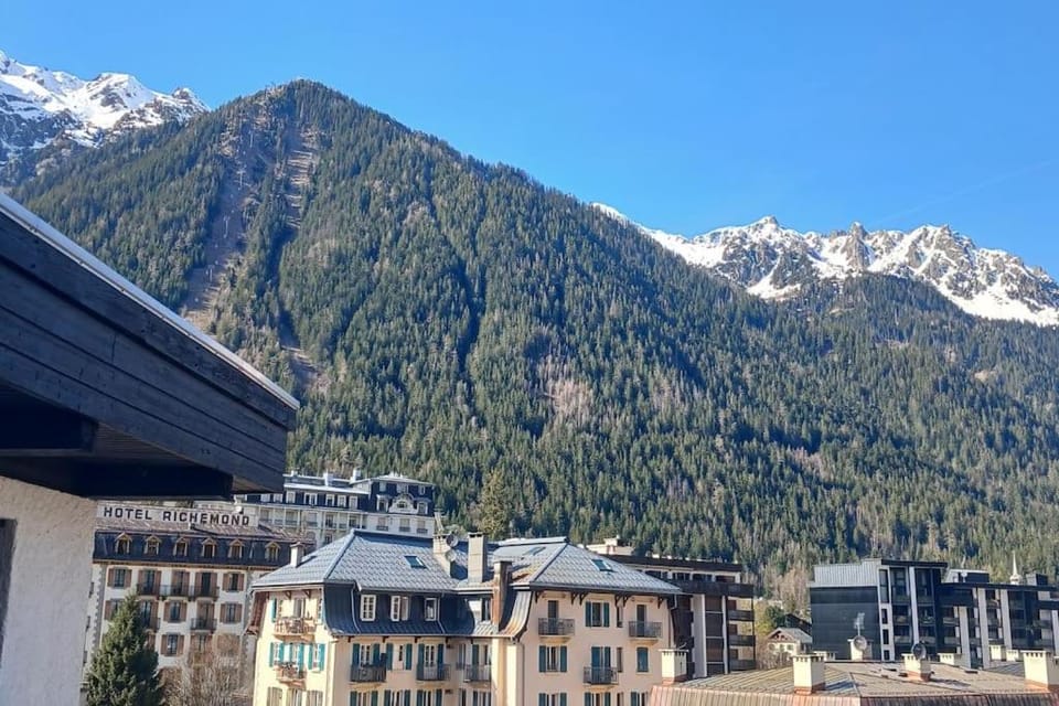 Two bedroom apartment, Hypercenter, terrace Mont Blanc, parking Apartment in Chamonix