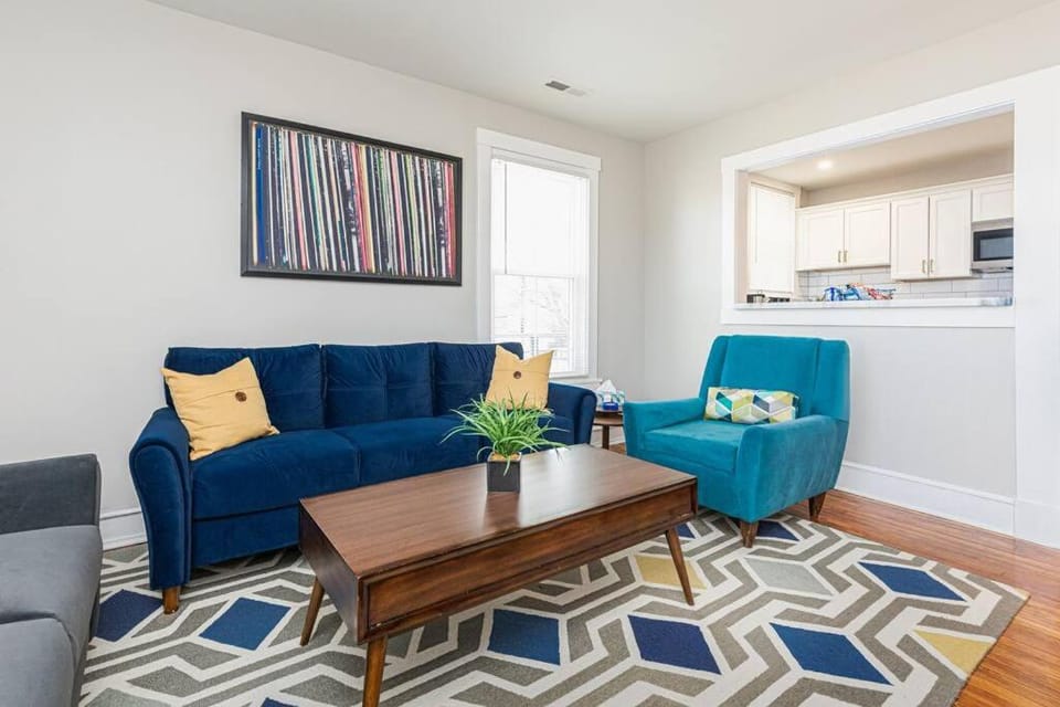 Kitchen or kitchenette, Living room, Seating area