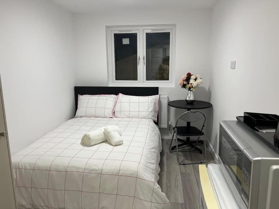 Guest Suite in Milton Keynes Apartment in Aylesbury Vale