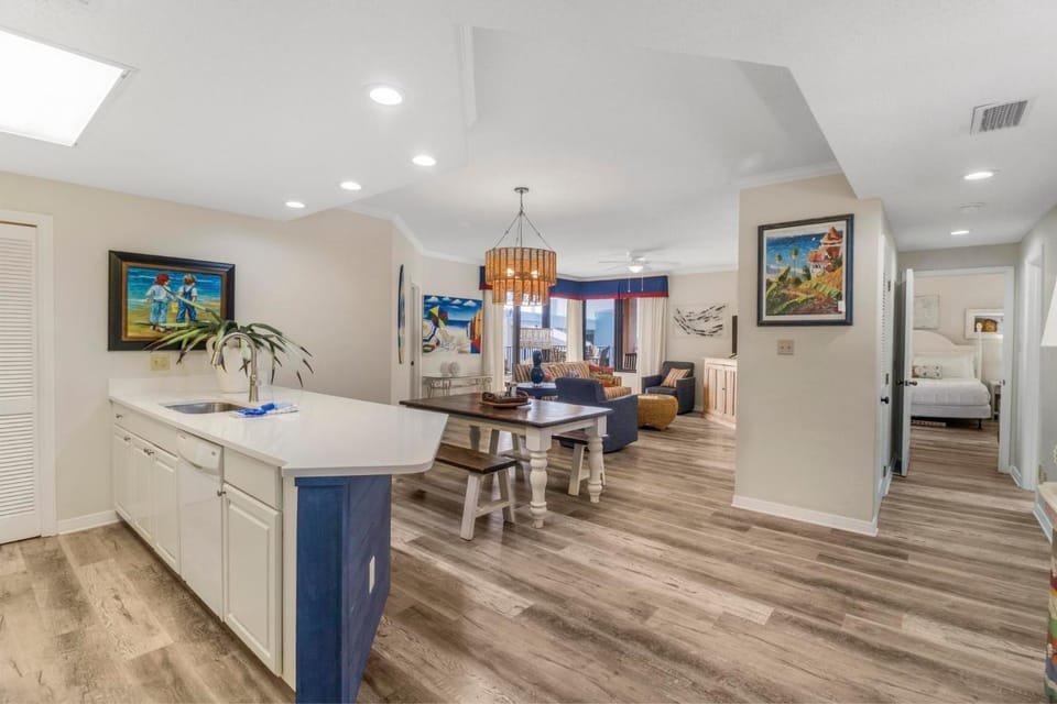 Four Seasons 704W Apartment in Orange Beach