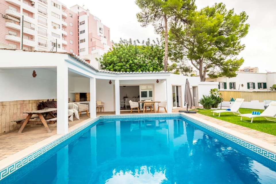 Pool view, Swimming pool, sunbed