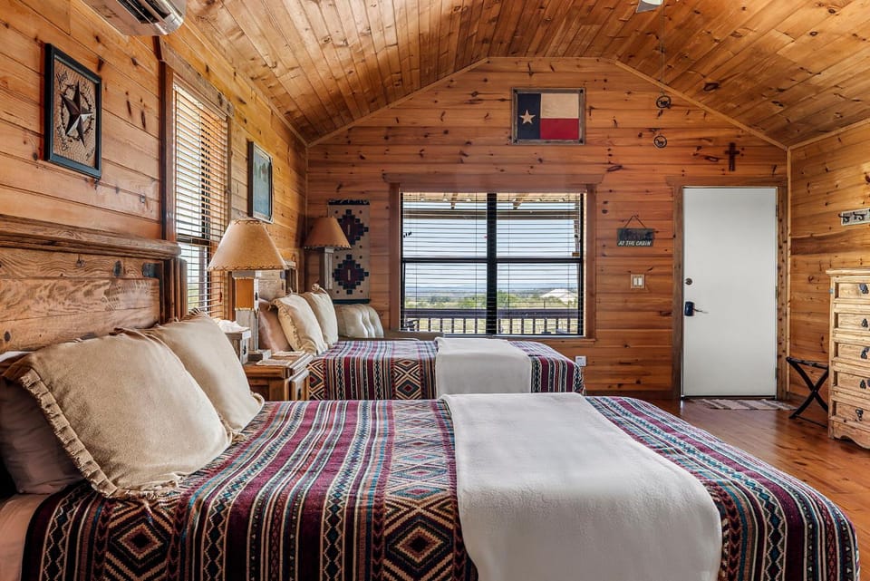 Enchanted Rockview Cabins Cabin in Rio Grande