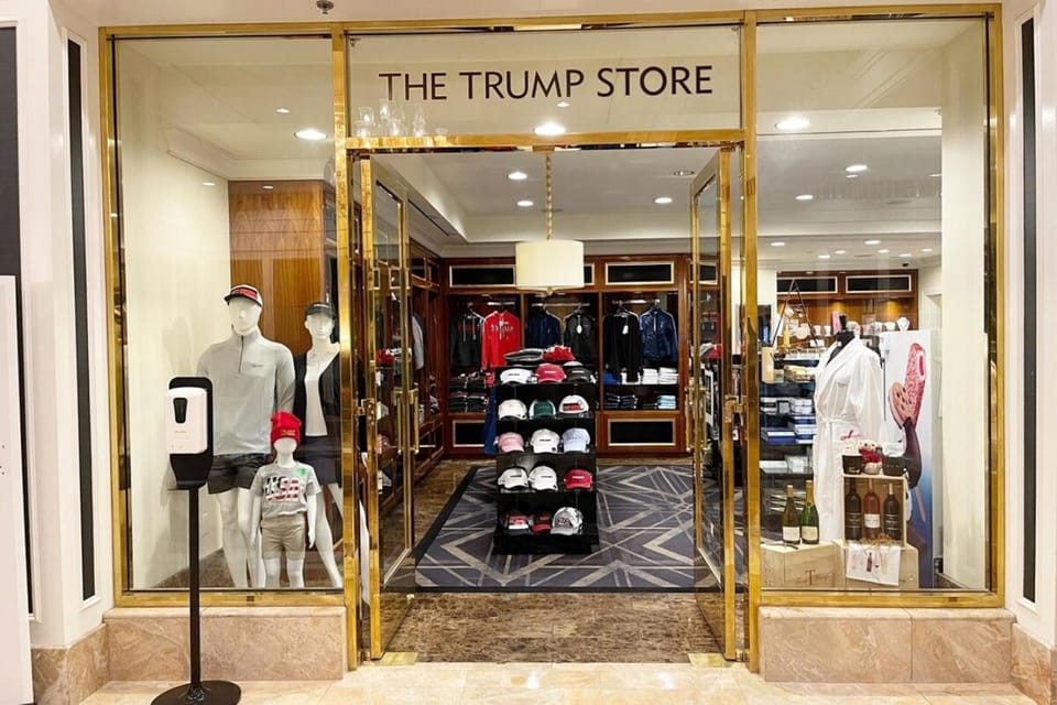 Five Star Trump Hotel No Resort And Cleaning Fees House in Las Vegas Strip